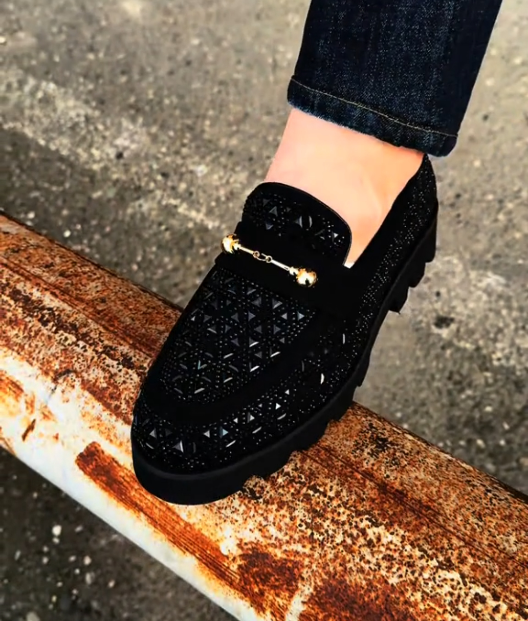 Luxury embroidered loafers