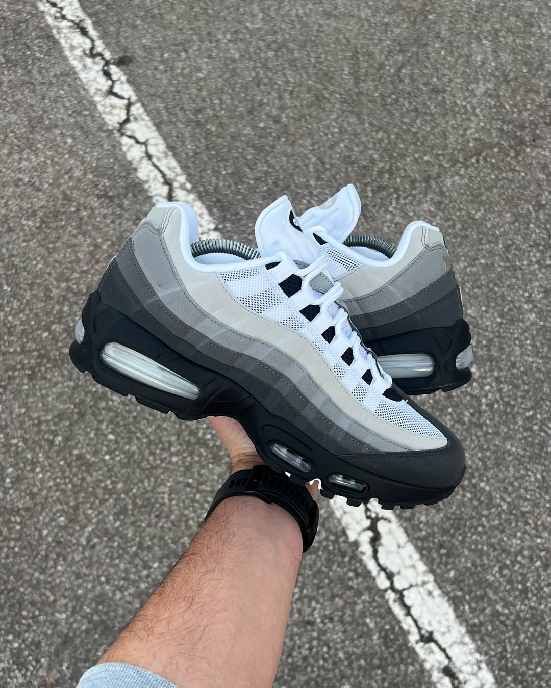 Casual sports shoes