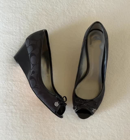 Open-toe wedge heels