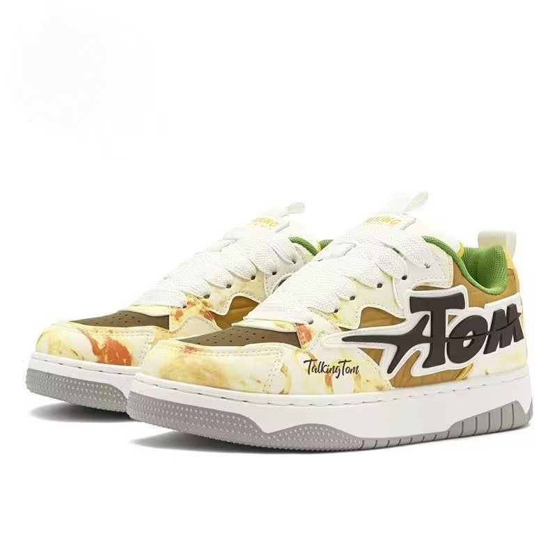 Casual sneakers