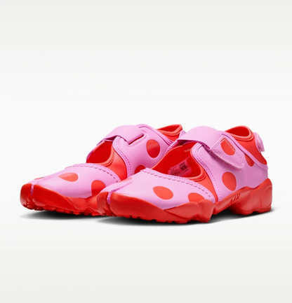 Polka dot canvas shoes