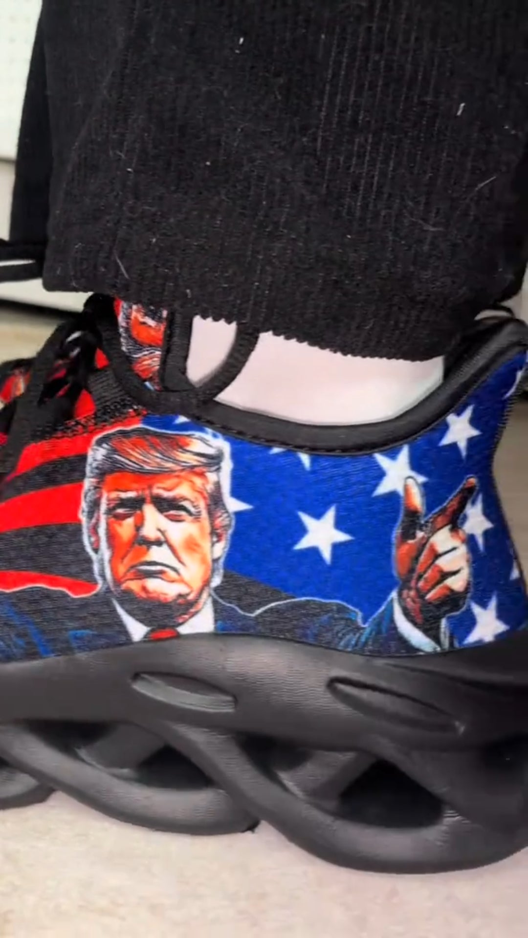 Printed basketball shoes