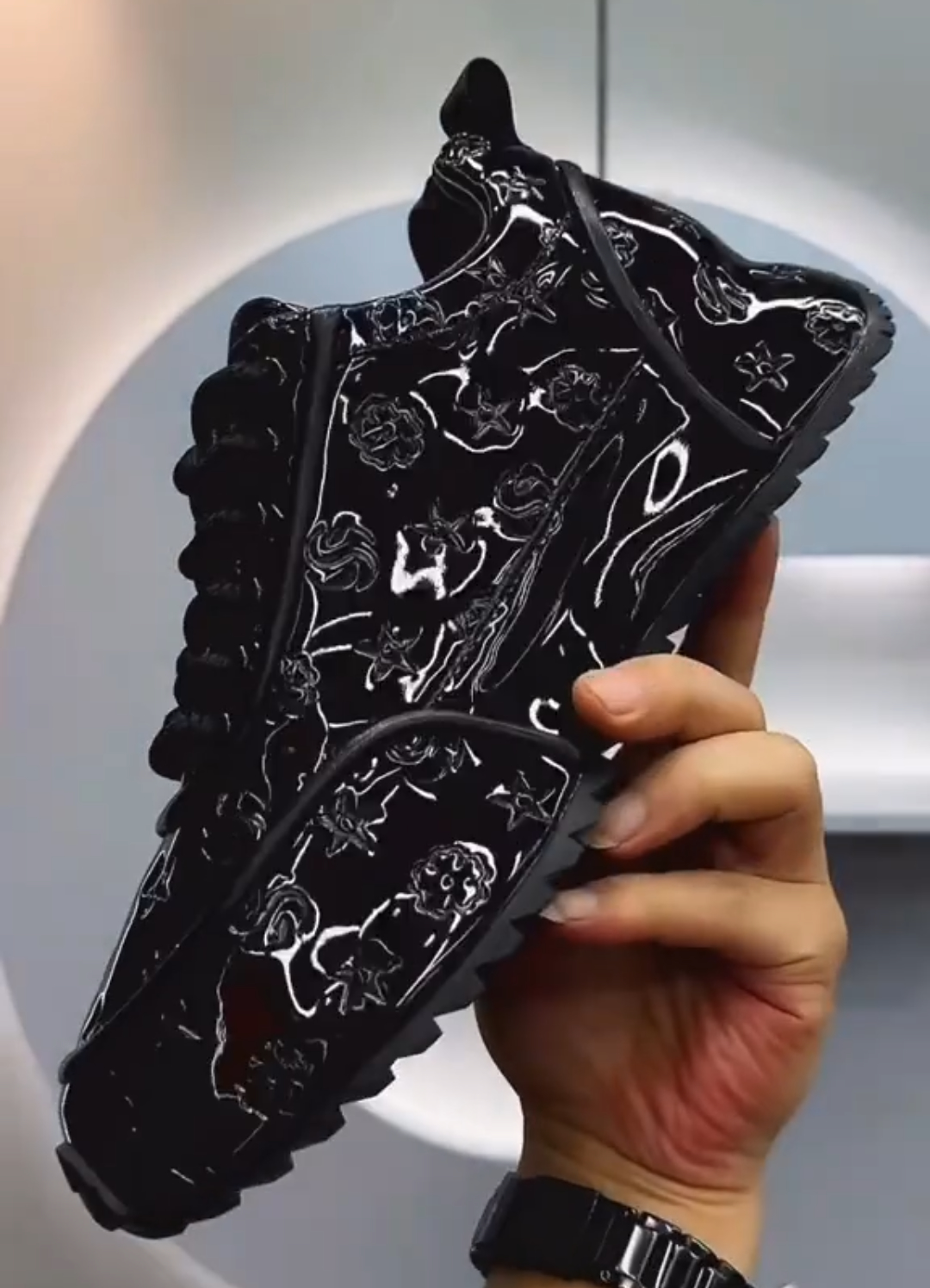 Breathable and stylish sports shoes