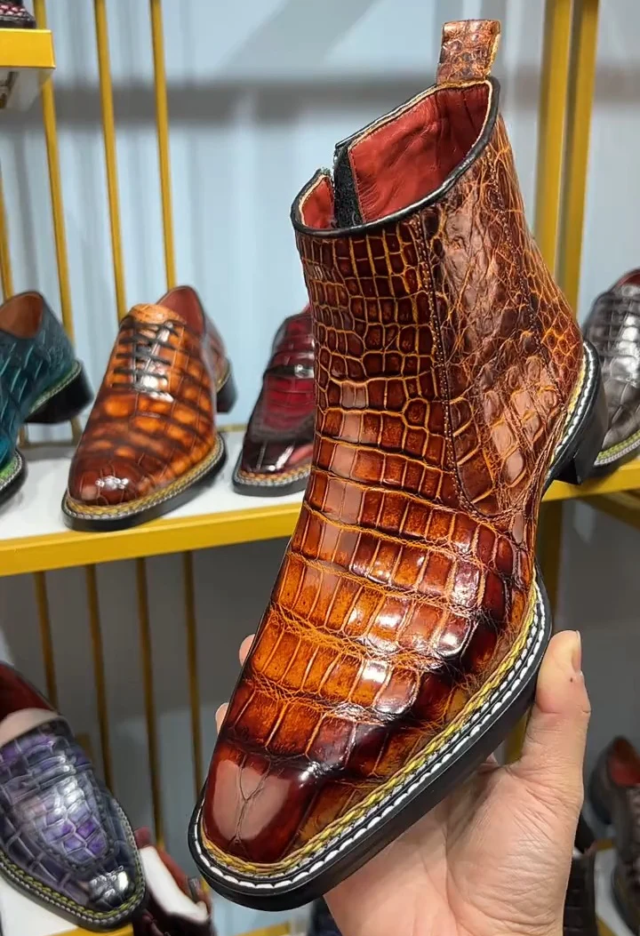 Brown crocodile leather shoes with leather soles