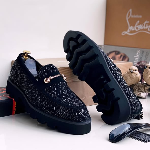 Luxury embroidered loafers