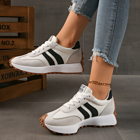 Women's low-top sneakers