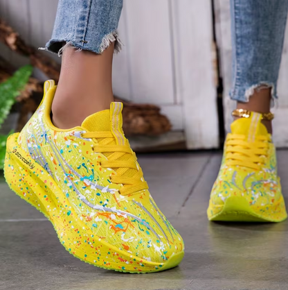 Lightweight, comfortable and breathable athletic shoes