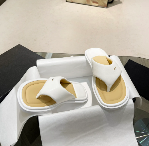 Leather flip flops