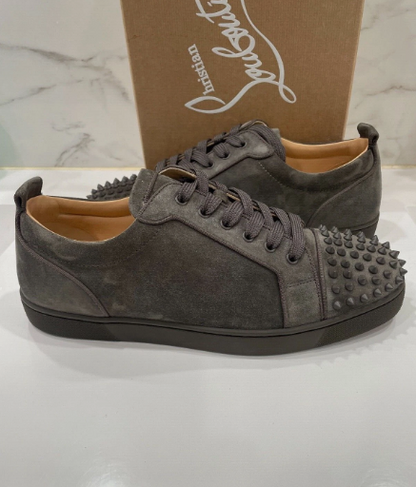 Studded casual shoes