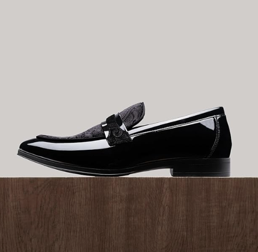 Patent leather loafers, classic velvet