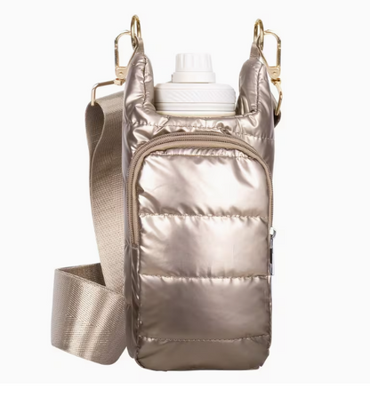 Women's shoulder bag, can hold a water bottle, lined, suitable for various outdoor activities.