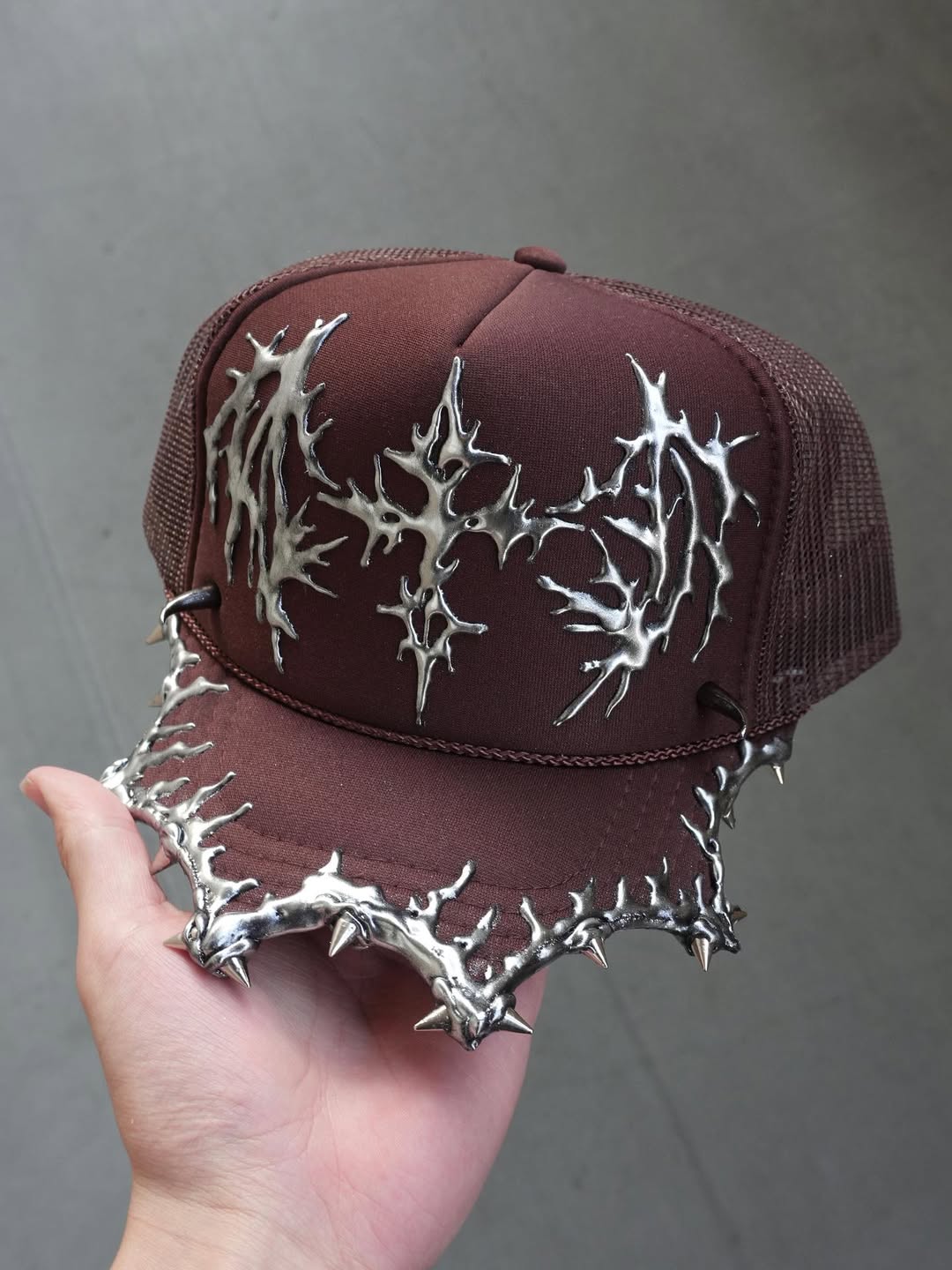 Gravity Metal Cap