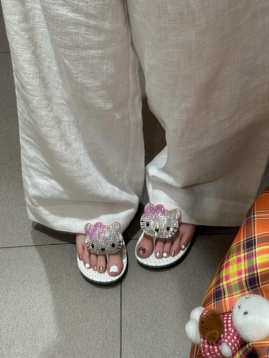 Polka dot kitten slippers