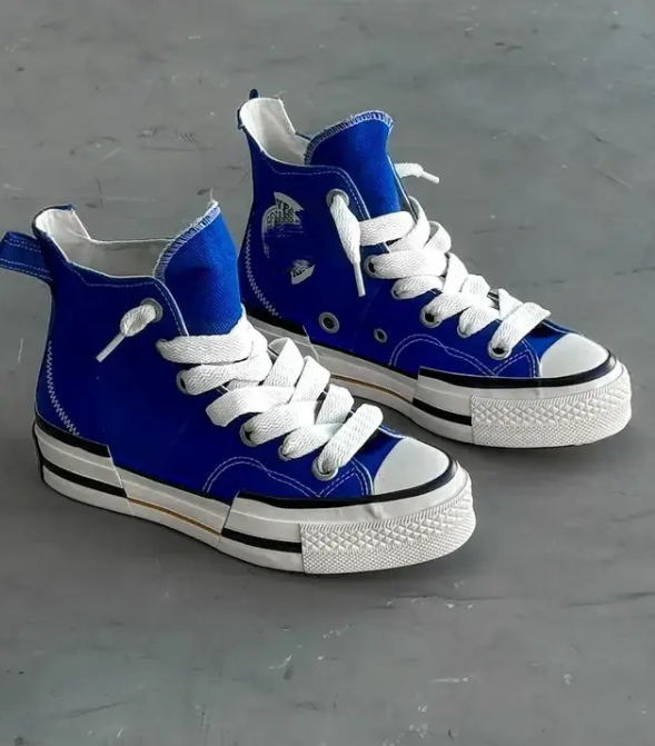 High-top canvas shoes