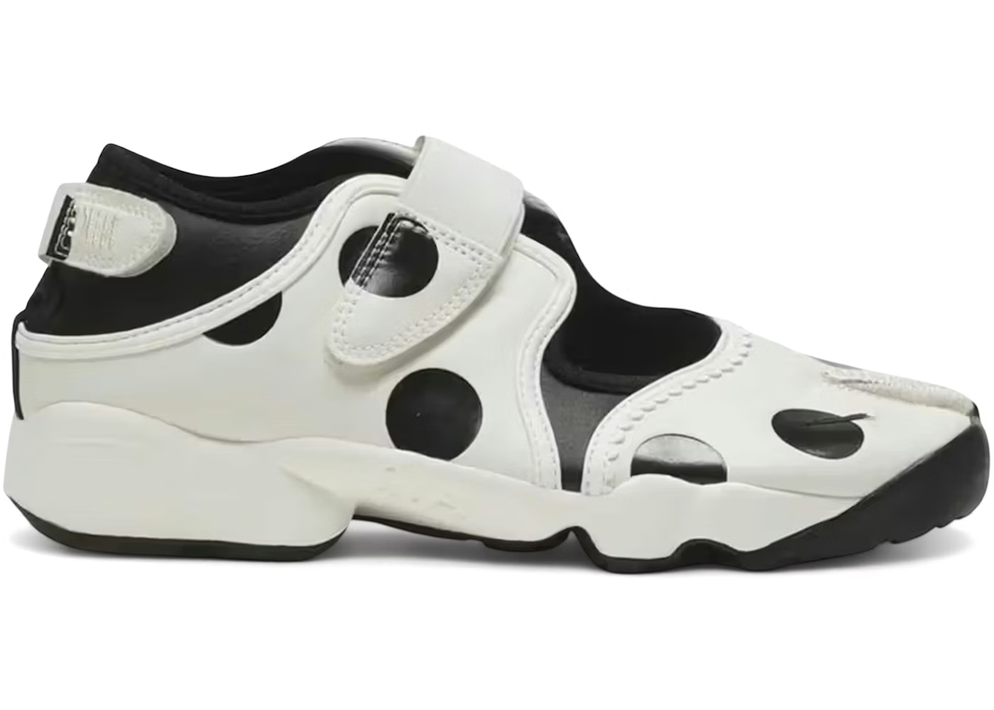 Polka dot canvas shoes