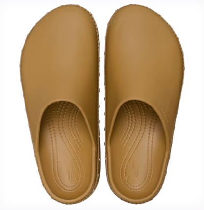 Women's studded thick-soled wooden clogs