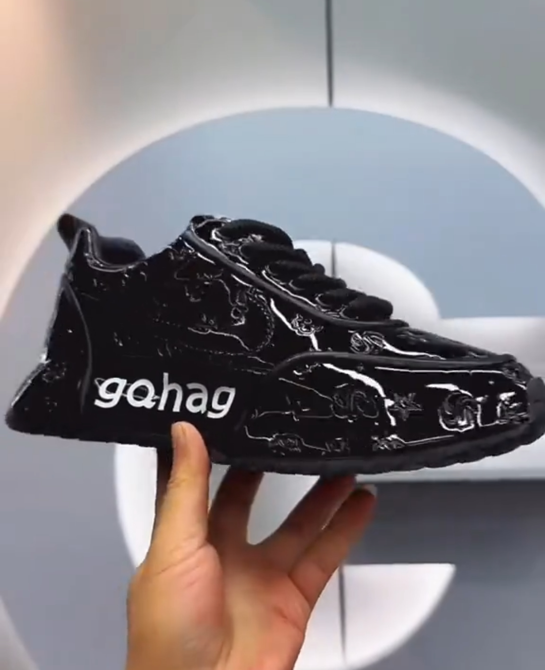Breathable and stylish sports shoes