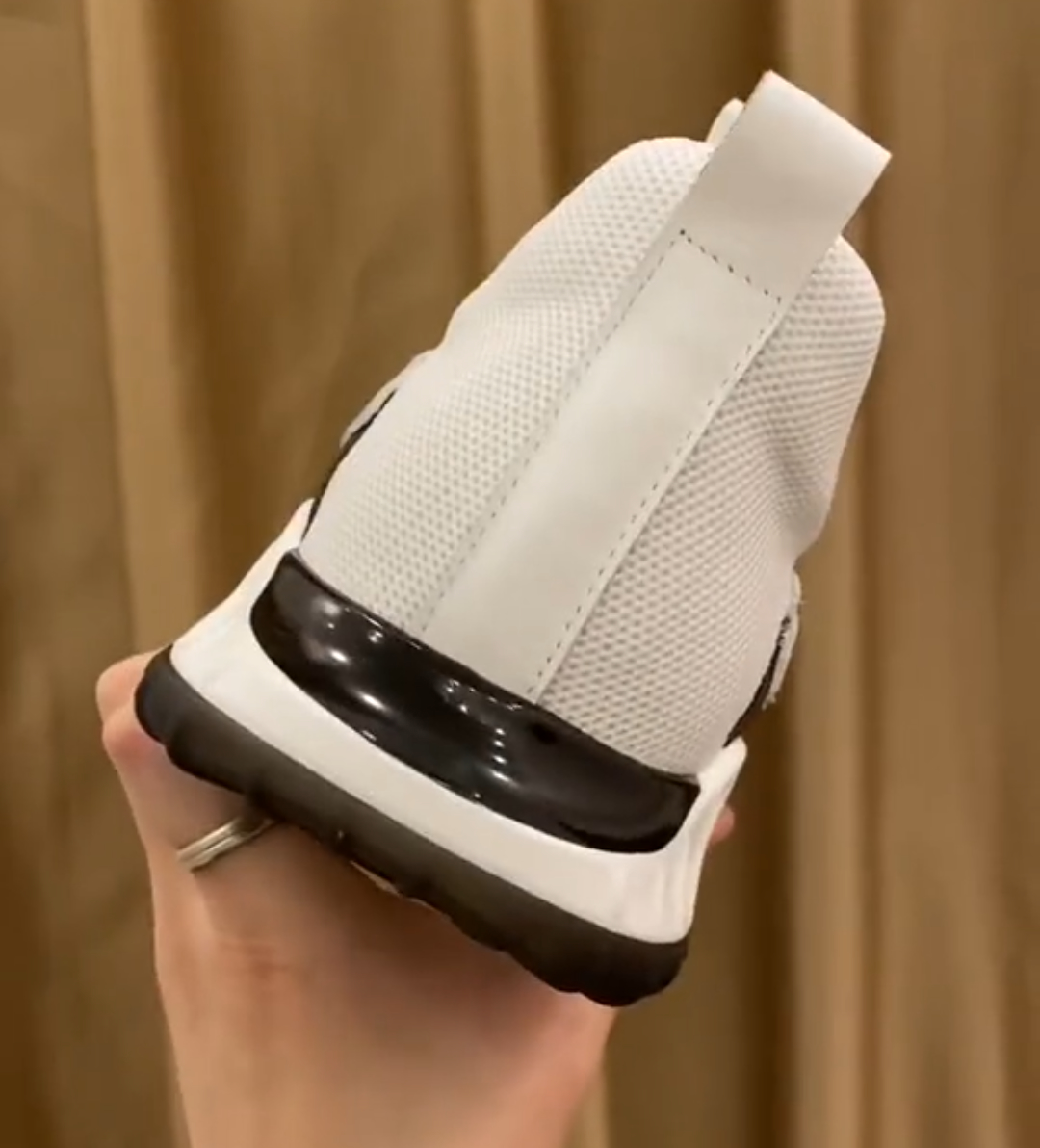 Men's high-end casual shoes
