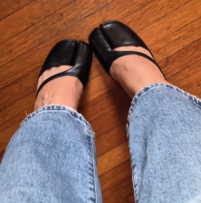 Flat split-toe shoes