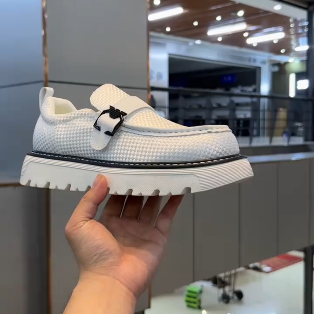 Platform buckle versatile casual shoes